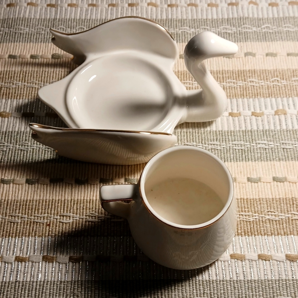 Swan teacup and Saucer set